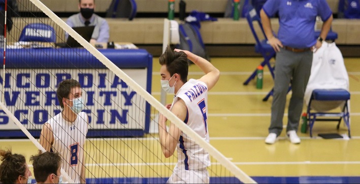 No. 9 Dominican sweeps Men’s Volleyball, 3-0