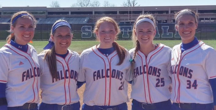Softball stays on top of NACC standings with Senior Day sweep