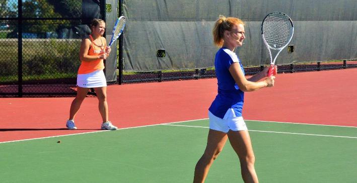 Women’s Tennis continues winning streak at Marian