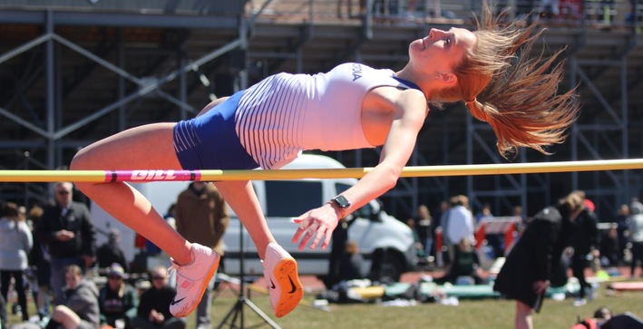 Women's Track & Field Snags Second at Beloit Relays