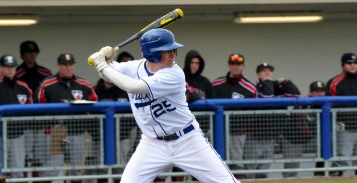 Baseball pushes winning streak to four with sweep of Crusaders