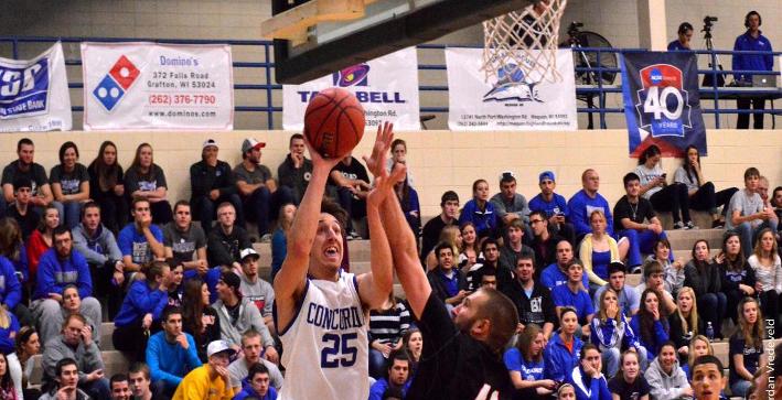 Men's Basketball escapes with victory at Rockford