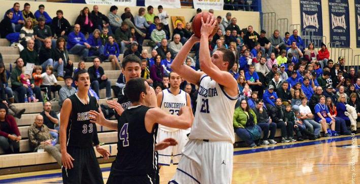 Men's Basketball lights up nets in victory over Rockford
