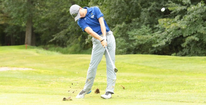 Schlosser stays atop leaderboard, Men’s Golf improves at NACC Championship