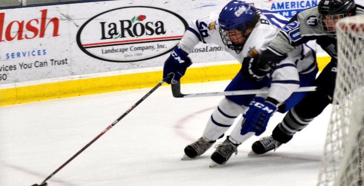 Men's Hockey plays to 5-5 tie against No. 14 St. Scholastica
