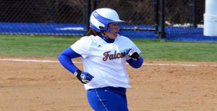 Softball splits with Concordia Chicago in NAC doubleheader
