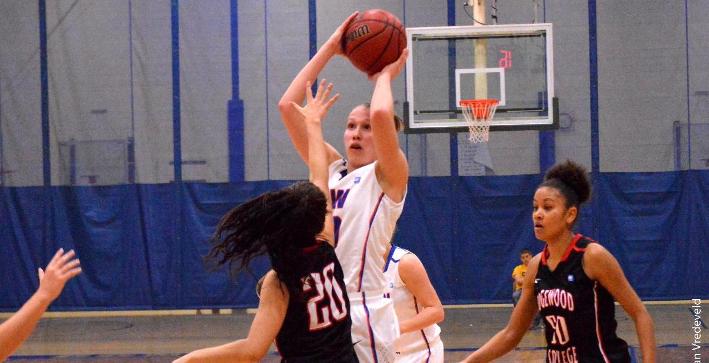 Women's Basketball routs Edgewood for home NACC victory