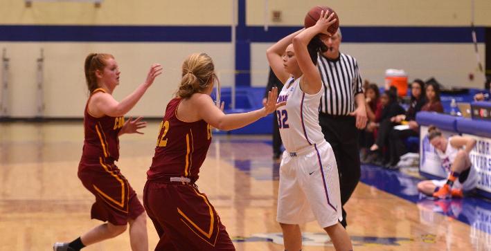 Women's Basketball cruises by Concordia Chicago
