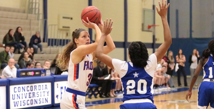 Women's Basketball dominates paint in victory over Dominican