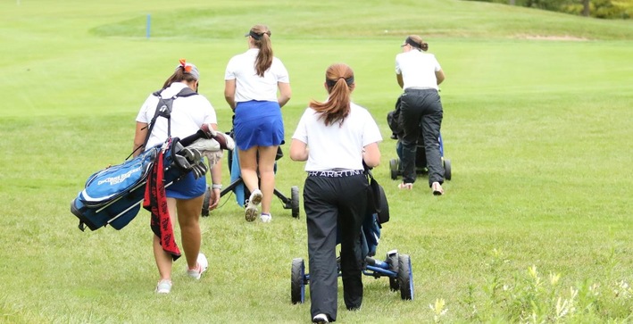 Women's Golf begins season at UW-Oshkosh Fall Classic