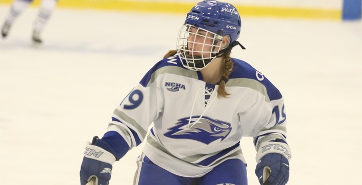 Women’s Hockey Shreds Record Book Against Lawrence