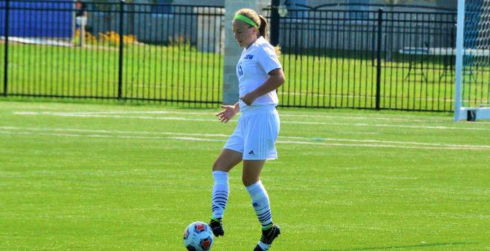 Women's Soccer edged at No. 10 UW-Whitewater