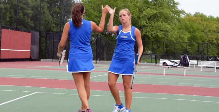 Women’s Tennis cruises to NAC victory over Marian