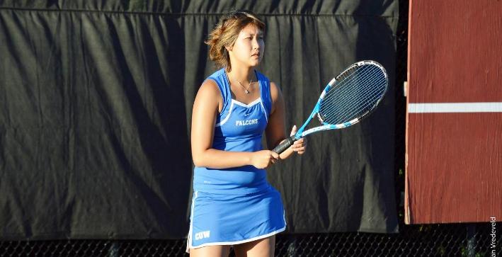 Women's Tennis drops non-conference matches to St. Thomas, Colby
