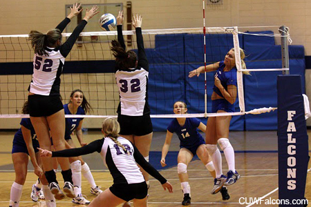 Volleyball drops four-set match to Wisconsin Lutheran